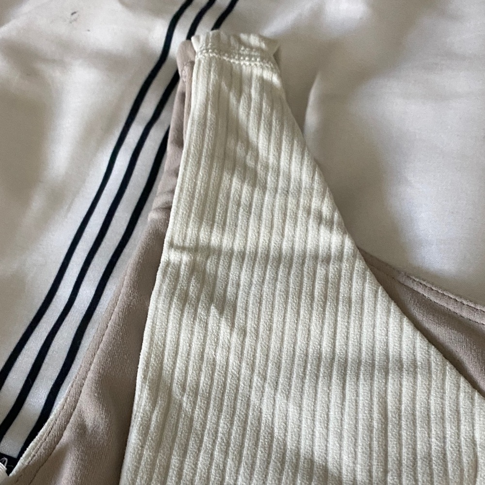 Lululemon One-Shoulder Ribbed Cream Top - Picture 4 of 7